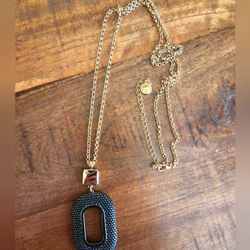 Liz Claiborne Gold Tone and Black Pendant Necklace - Picture 1 of 5
